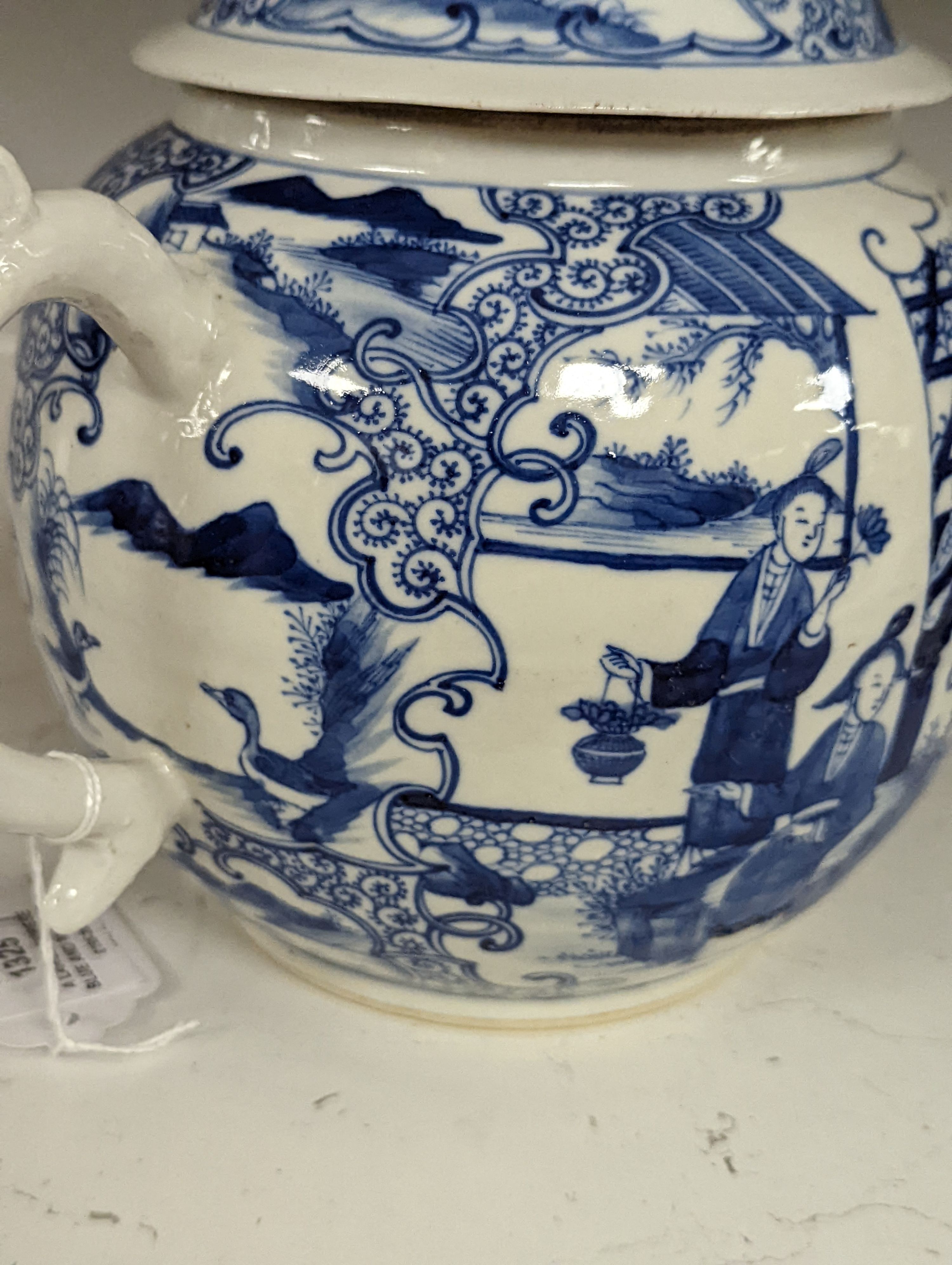 A large Chinese blue and white wine pot, 20cm